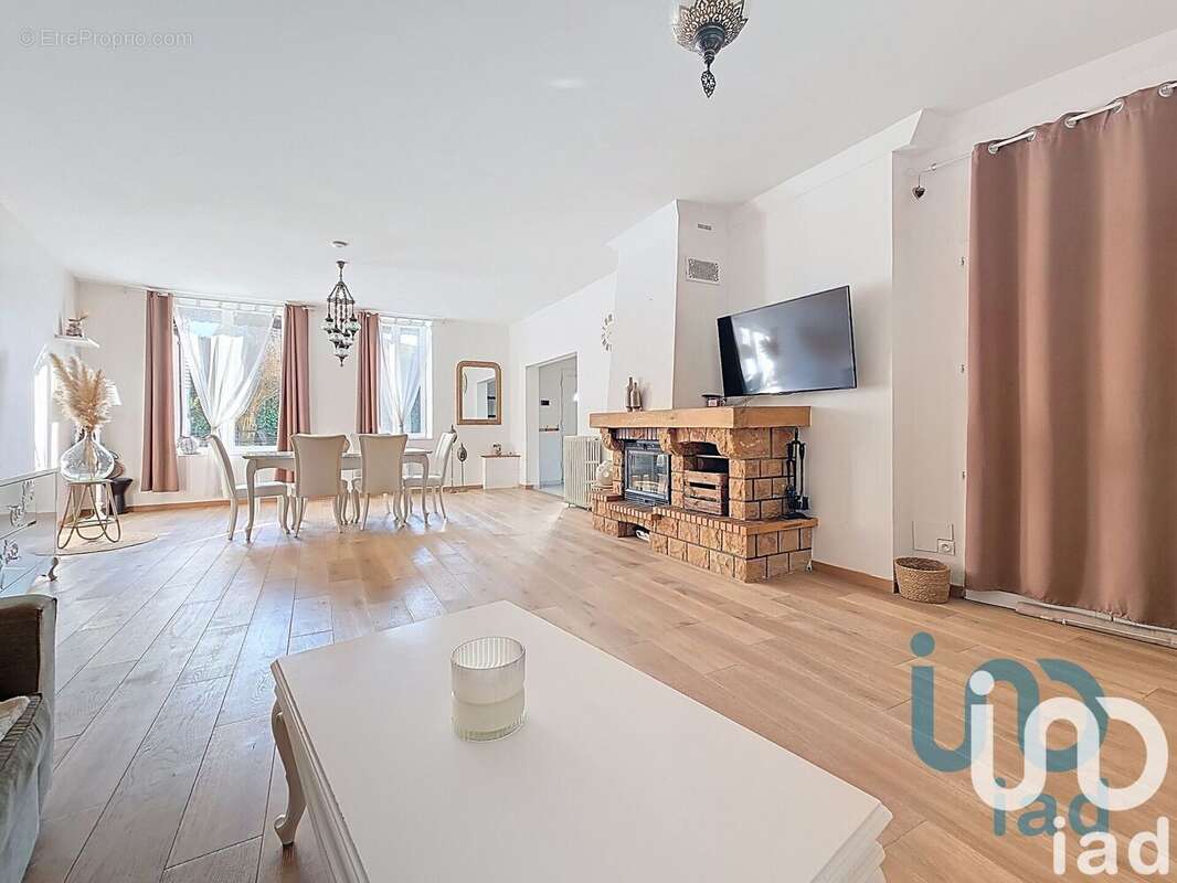 Photo 5 - Maison à ROMILLY-SUR-SEINE