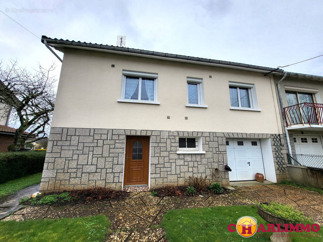 Maison à SAINT-JUNIEN