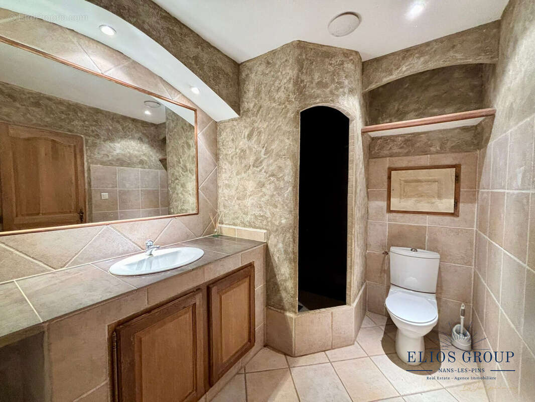 Maison à VINON-SUR-VERDON