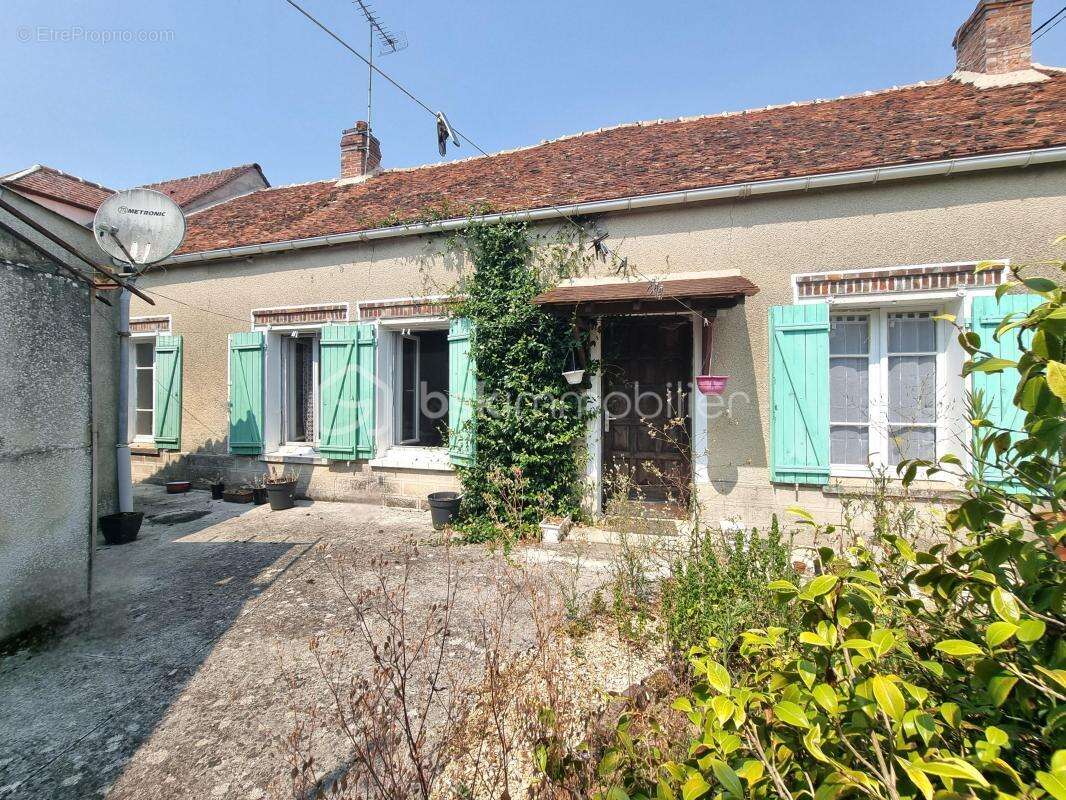 Maison de plain-pied à rénover avec jardin ! - photo 8