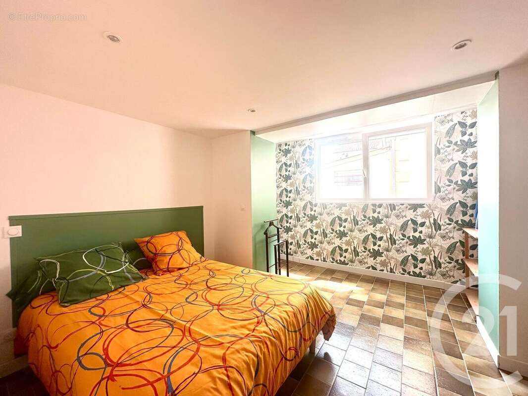 Maison à SAINT-YZAN-DE-SOUDIAC