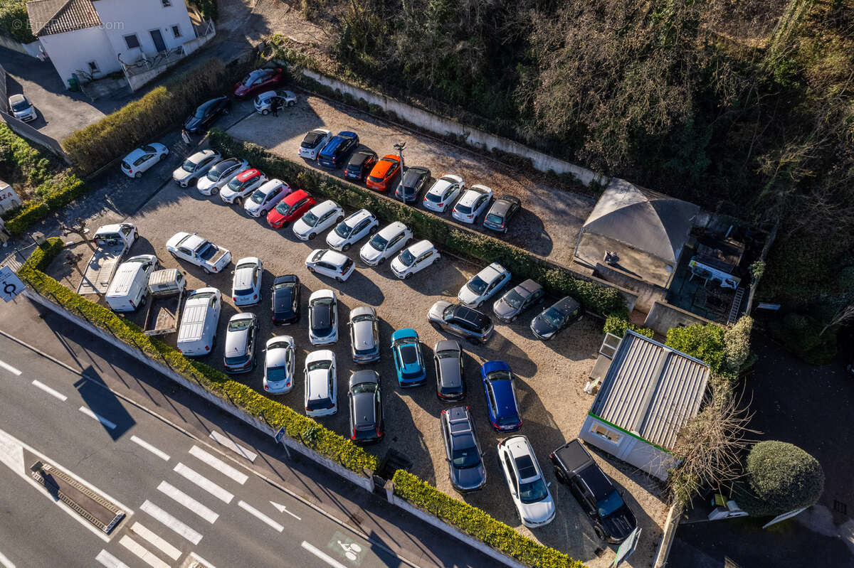 Commerce à LA COLLE-SUR-LOUP