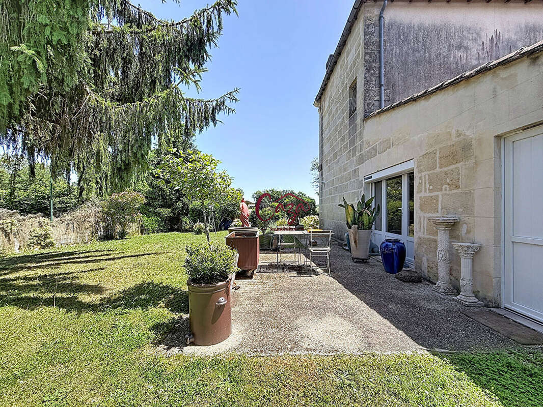 Maison en pierre avec beau jardin POMPIGNAC - photo 3