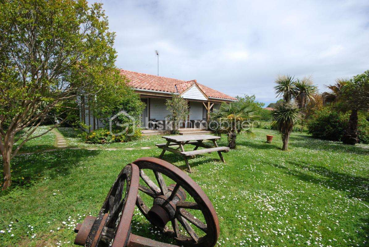 Maison à PORT-DE-LANNE