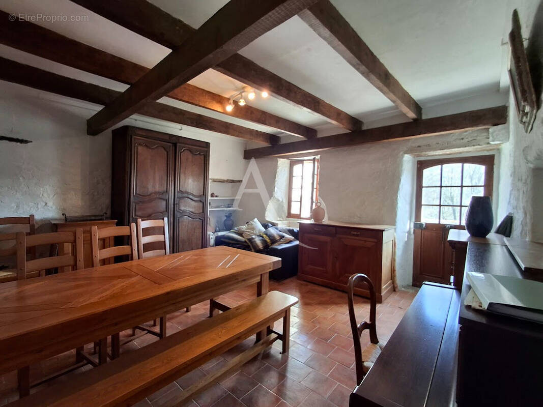 Maison à DIO-ET-VALQUIERES