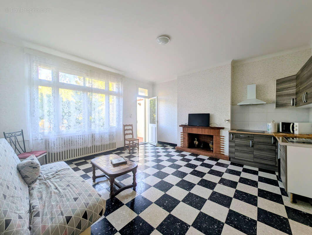 Maison à LEZIGNAN-CORBIERES