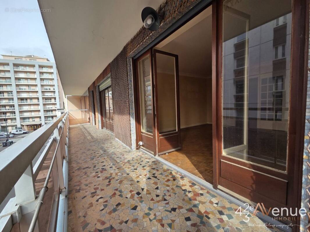 Appartement à SAINT-ETIENNE