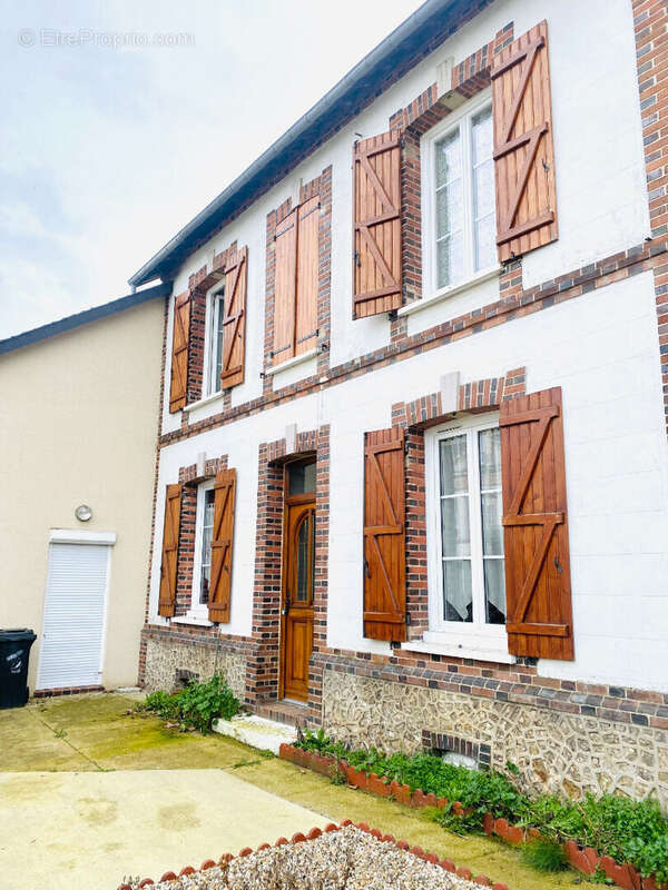 À VENDRE, Maison de Ville avec jardin à DAMVILLE 93m2. - photo 2