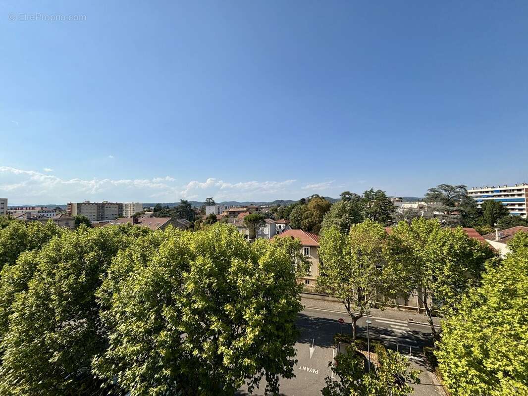 Appartement 97 m² à Romans-Sur-Isere  - photo 9