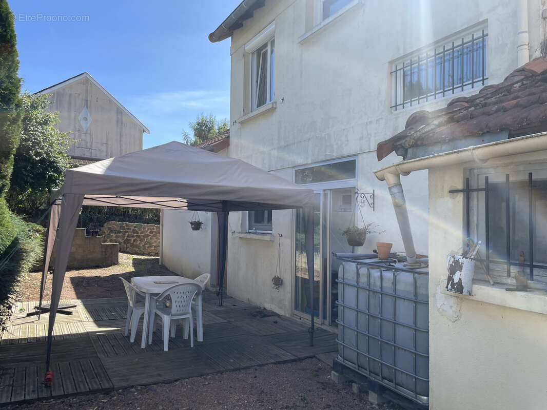 Maison à SAINT-JUST-EN-CHEVALET