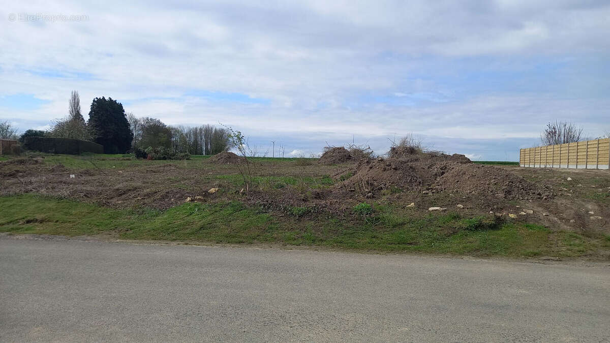 Terrain à LA VILLE-AUX-BOIS-LES-DIZY