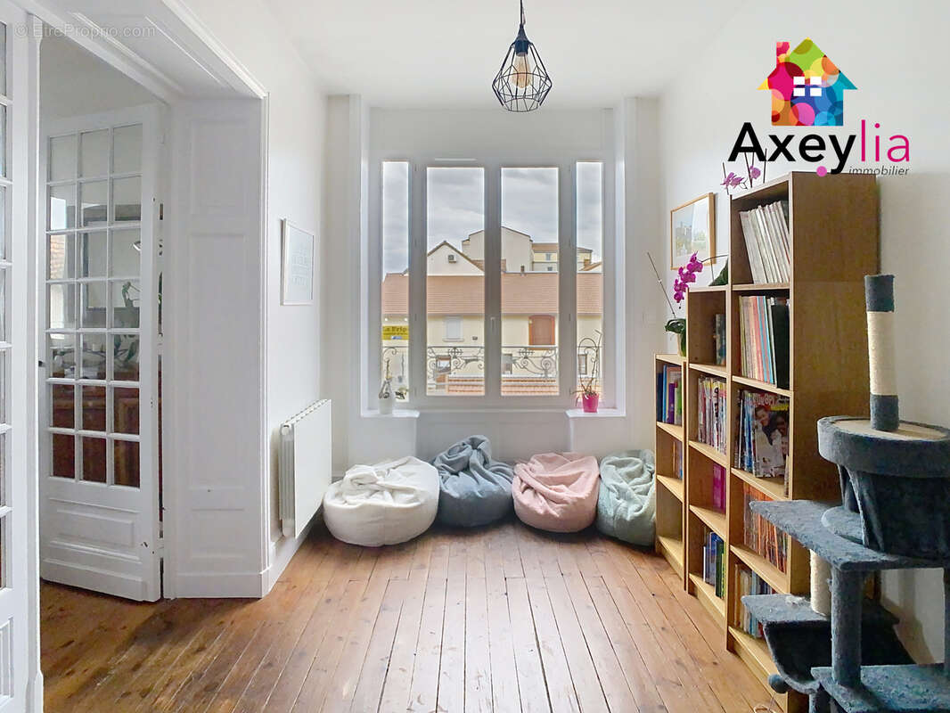 Appartement à LE COTEAU