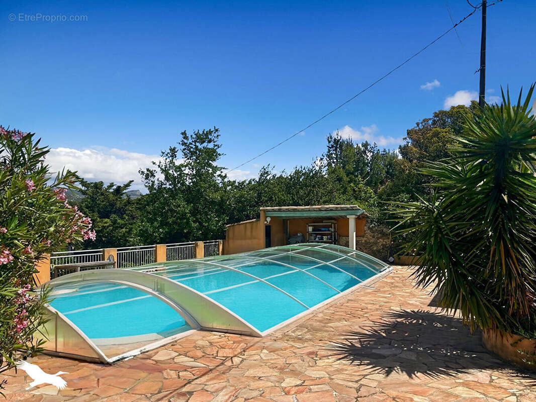 Maison à vendre Allauch 7 pièces 122,44 m2 + 100 m2 annexes aménagées + PISCINE + STATIONNEMENTS - SECTEUR ENCO DE BOTTE - photo 2