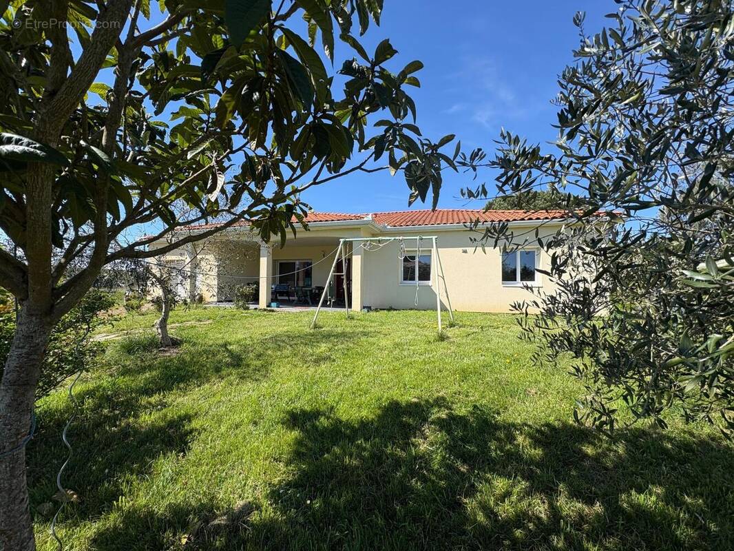 Photo 1 - Maison à MONTBETON