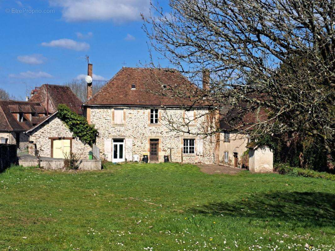 Maison à BENAYES