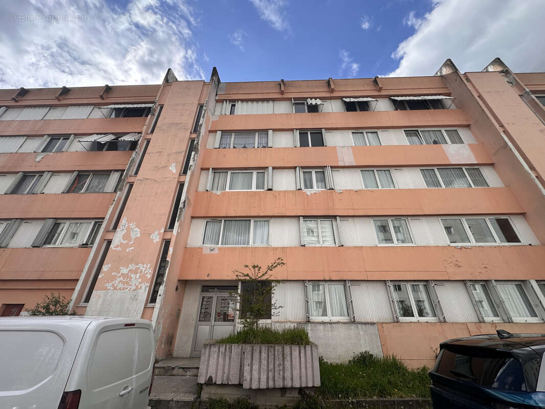 Appartement à GARGES-LES-GONESSE