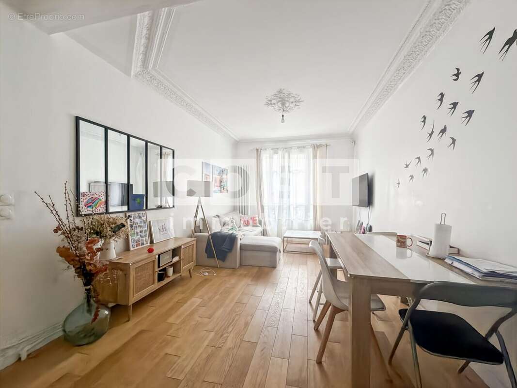 Appartement à COURBEVOIE