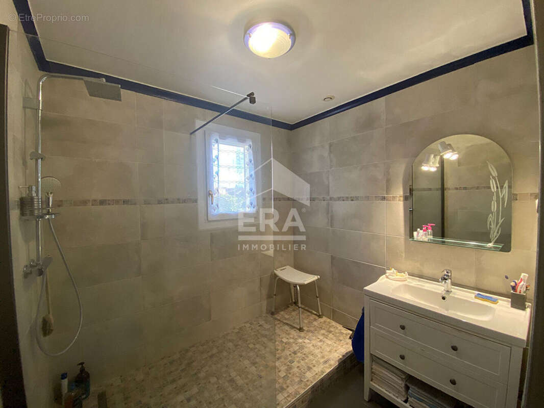 Maison à SAINT-CLAIR-DE-LA-TOUR