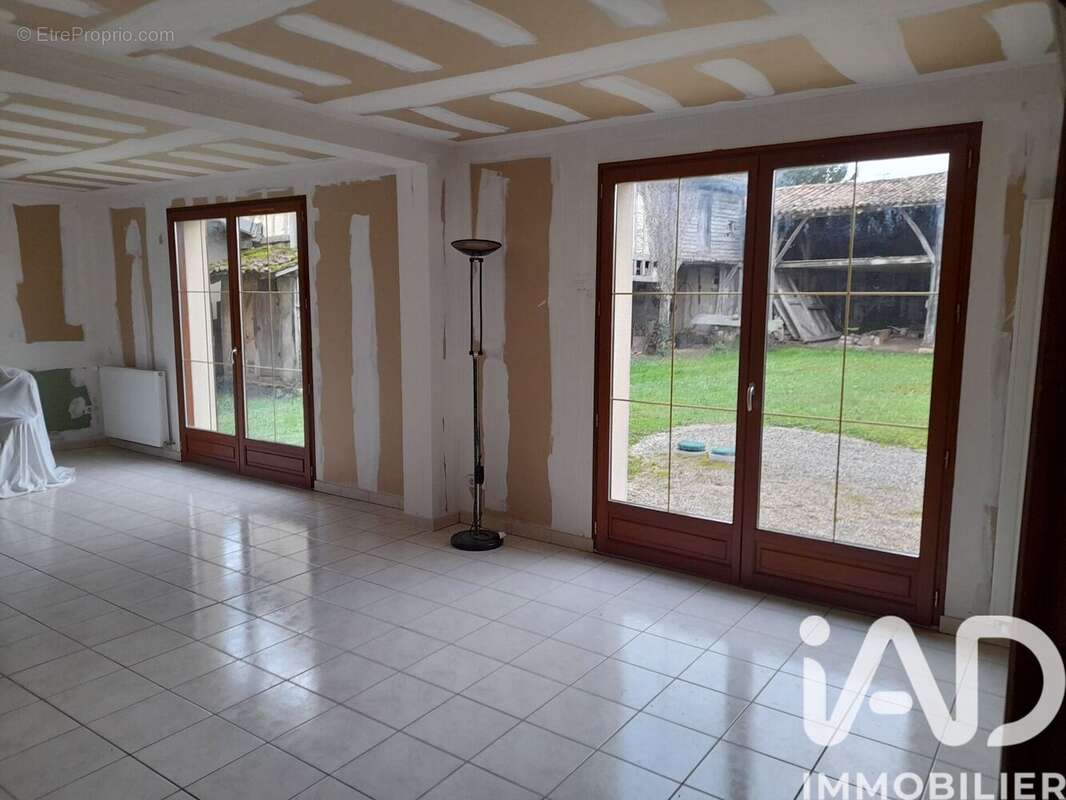 Maison 216 m² à Hampigny  - photo 7