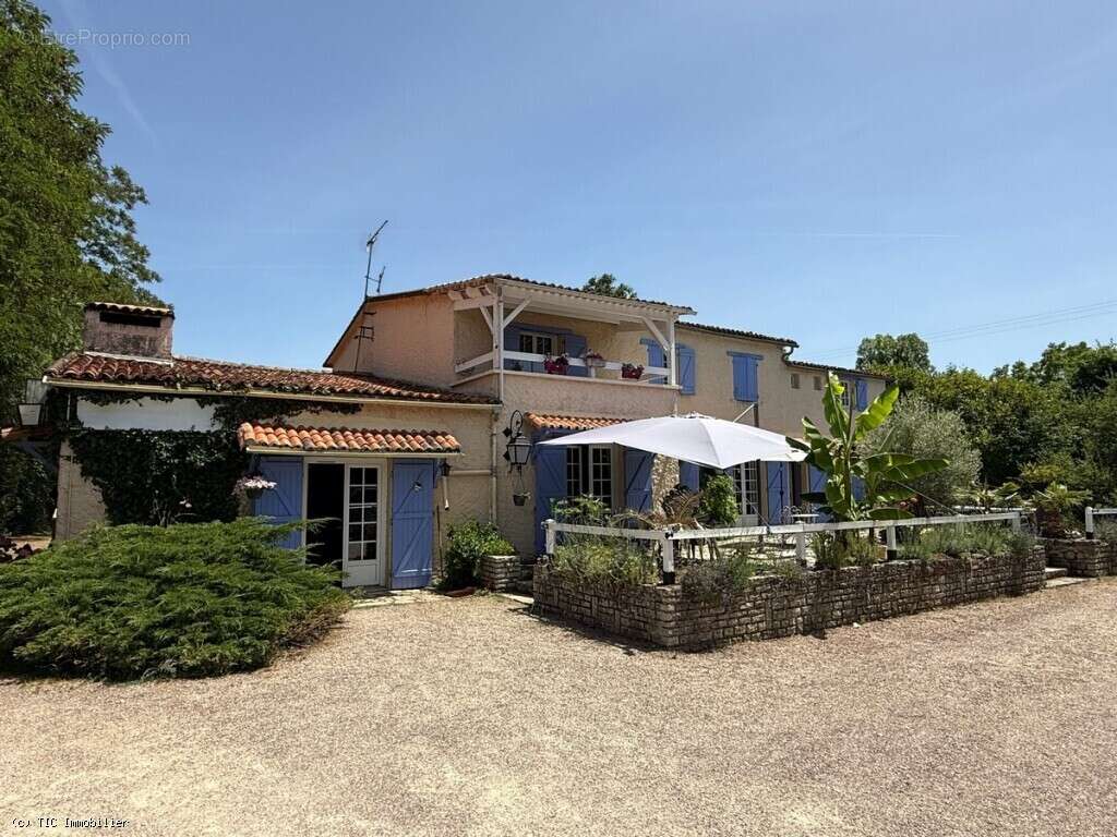 Maison à VERTEUIL-SUR-CHARENTE