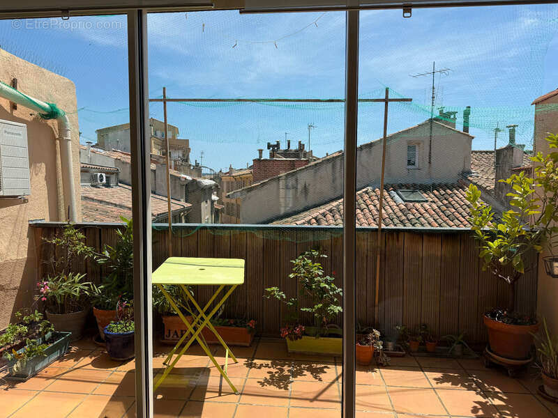 T2 Duplex dernier étage 57m² + terrasses – Vues toits & Thermes – Aix Centre - photo 2