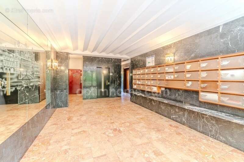 69004 Lyon – appartement lumineux - 4 pièces - 2 chambres - toit-terrasse -proximité commodités – 15 minutes du parc de la Tête  - photo 9