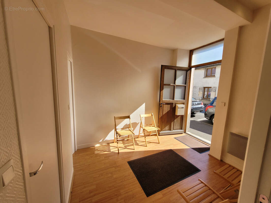 Appartement à AUNAY-SOUS-AUNEAU