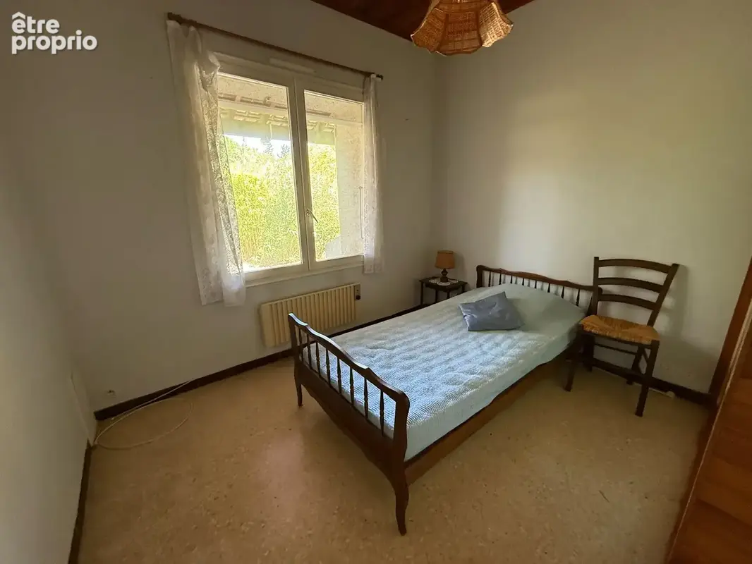 Maison de plain pied  avec piscine sur 2420 m2 de terrain arbore - photo 13