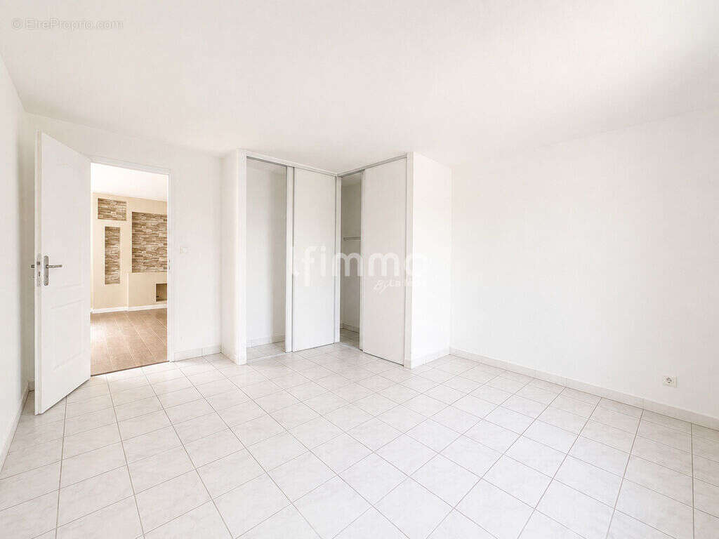 Maison 168m² 4 chs Terrain 621m² préau garage - photo 18
