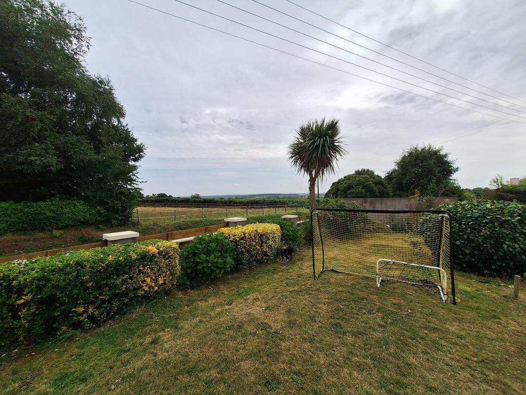 Maison à PLOUEZOC&#039;H