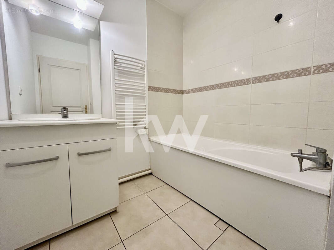 Appartement à SAINT-JEAN-DE-BRAYE