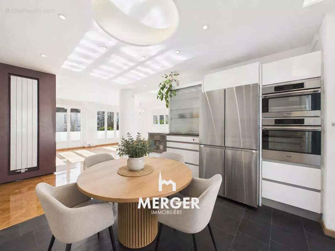 Rare duplex  refait a neuf avec balcon - photo 4