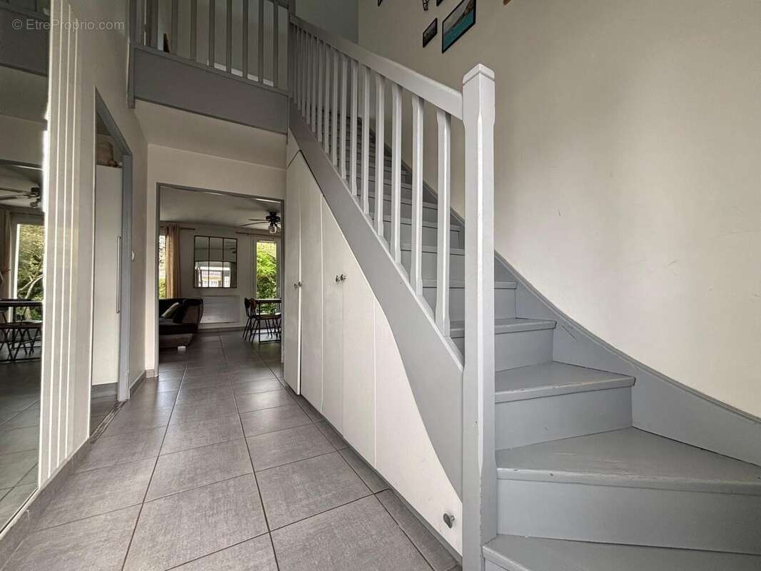 Maison à SAINT-PIERRE-DU-PERRAY