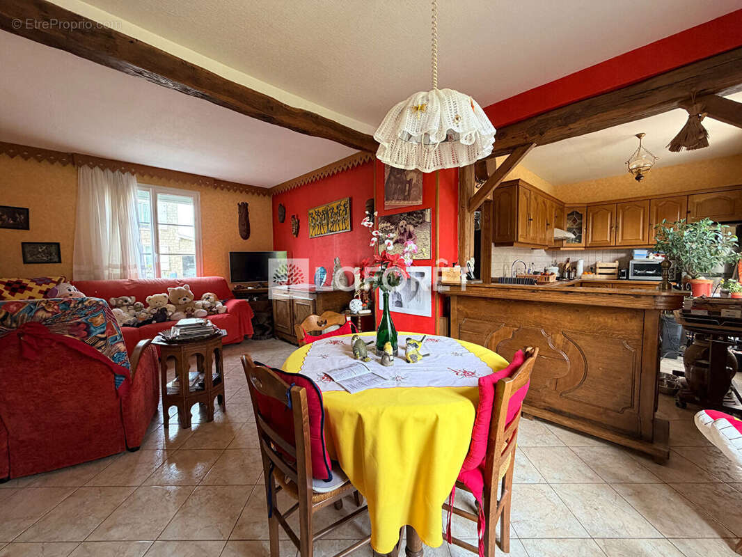 Maison à SAINTE-MENEHOULD