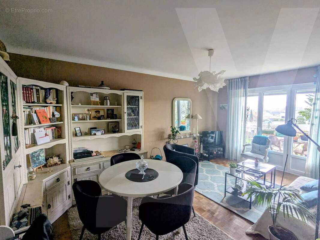 T2 de 48 m² avec balcon, parking couvert et caves – Rue Hector Berlioz - photo 2