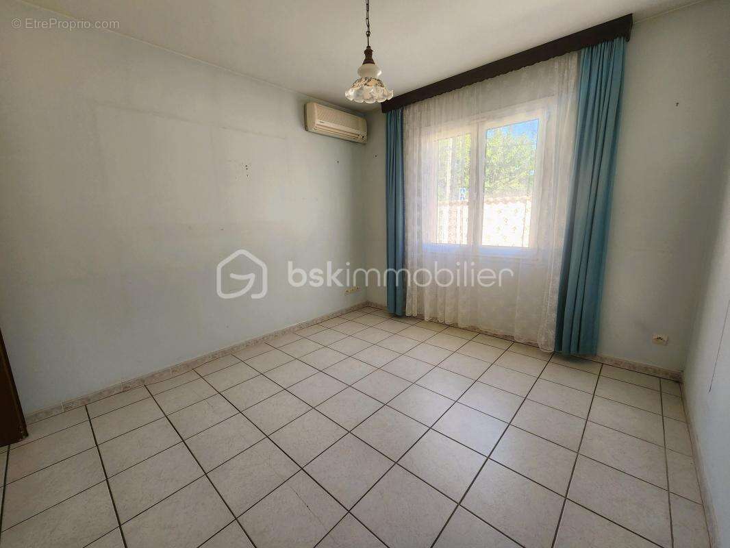 Maison à MONTELIMAR