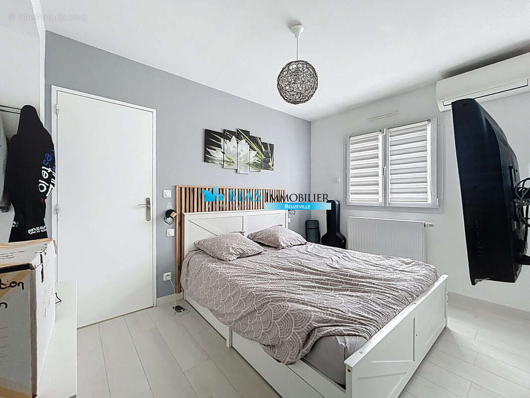 Maison à FIQUEFLEUR-EQUAINVILLE