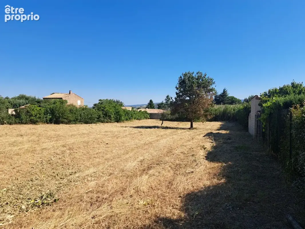 Terrain à bâtir de 1972 m² à ROBION (84) - photo 2