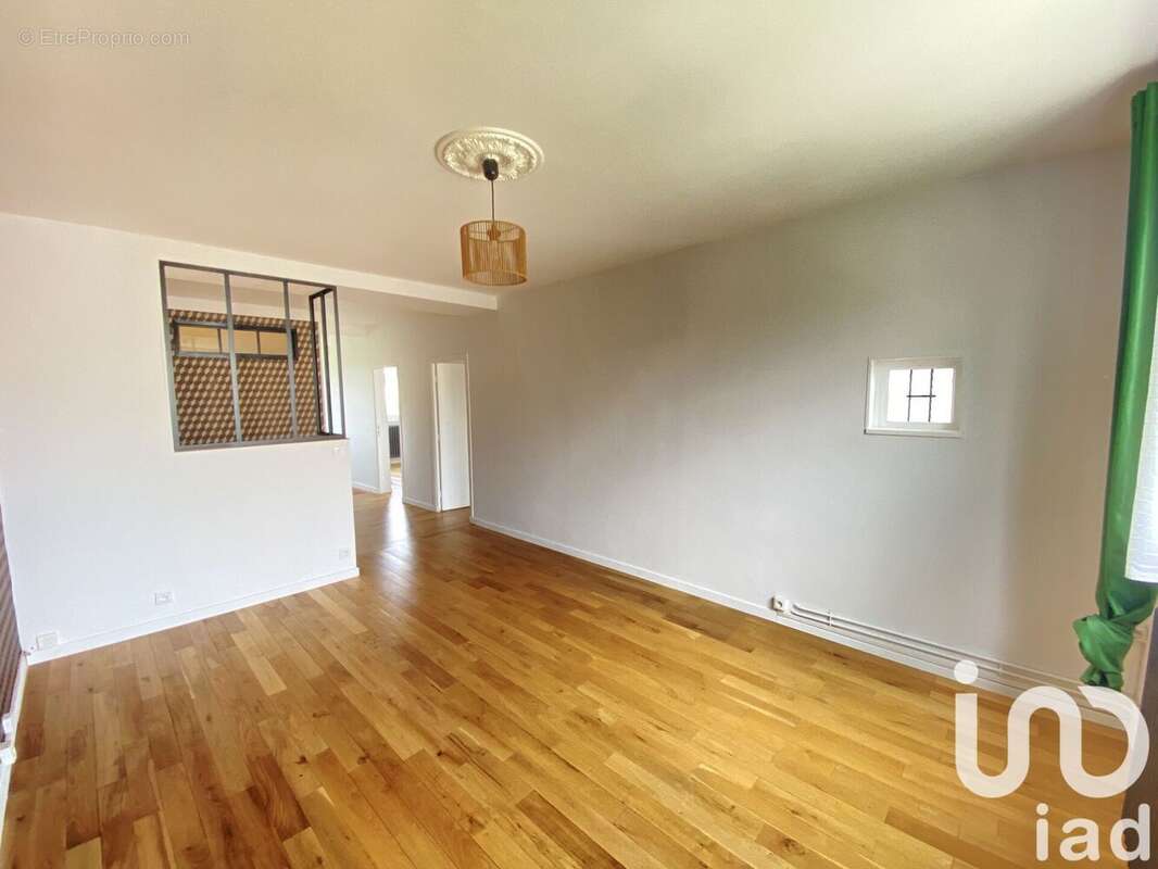 Photo 3 - Appartement à CLAYE-SOUILLY