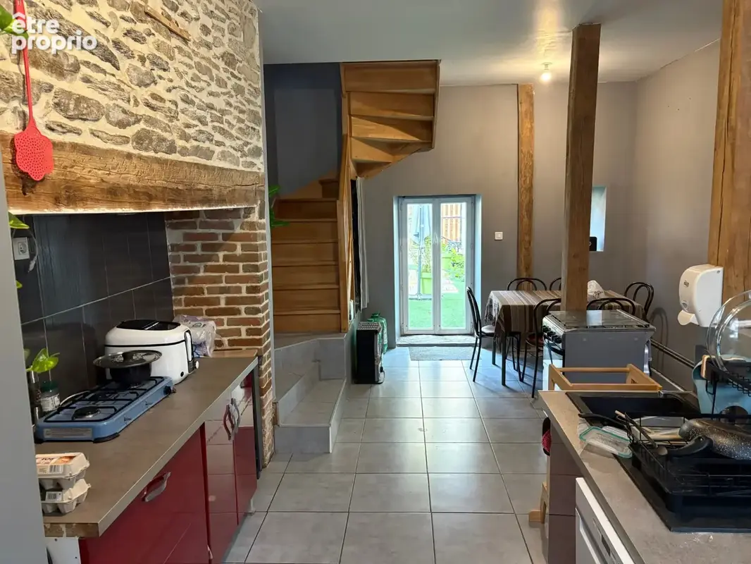 Coussac Bonneval maison de 6 pièces  proche des commerces avec cour et garage - photo 6
