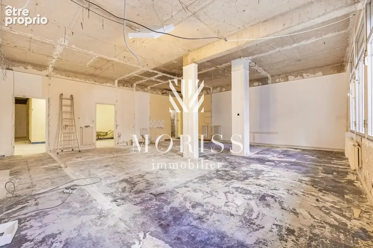 Local commercial de 280 m² – Rue Duhesme – Fort potentiel - photo 4