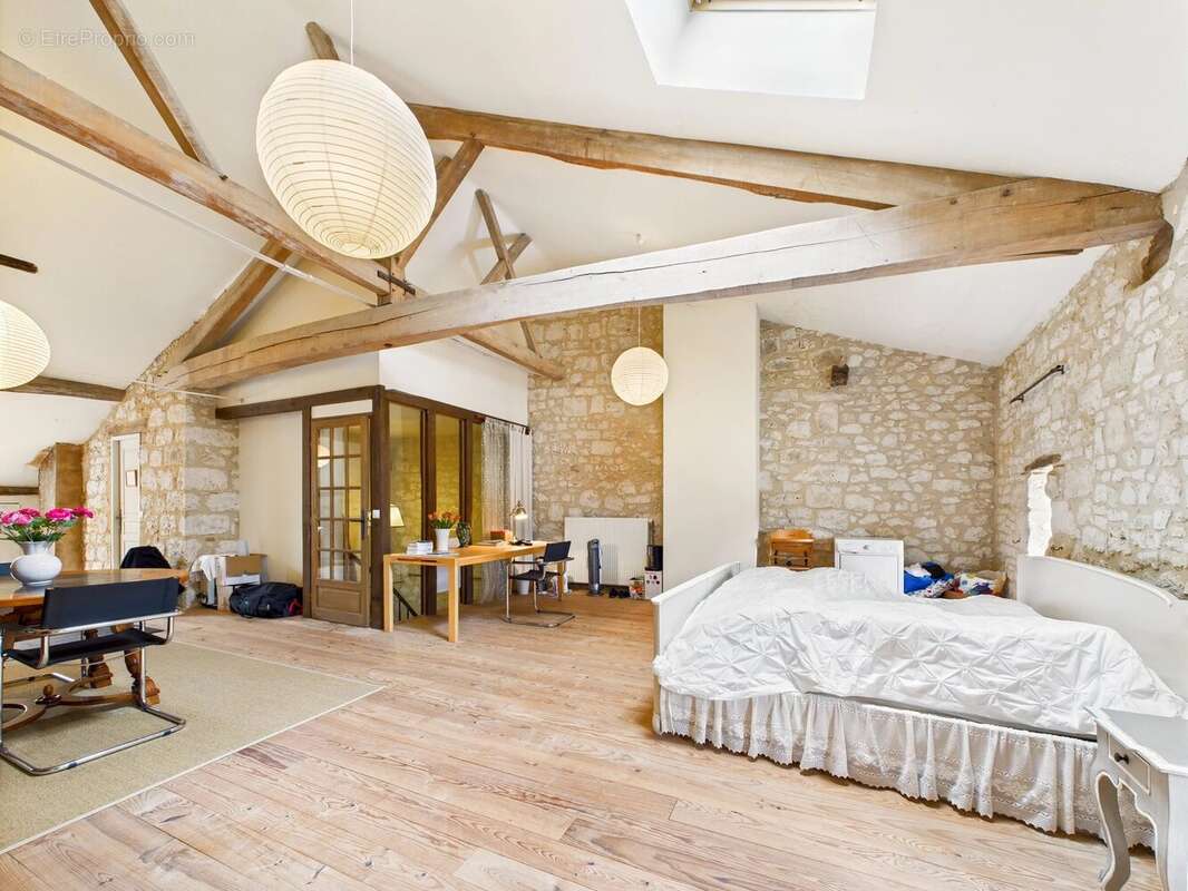 Élégante maison médiévale au cœur d’Issigeac, en Dordogne - photo 18