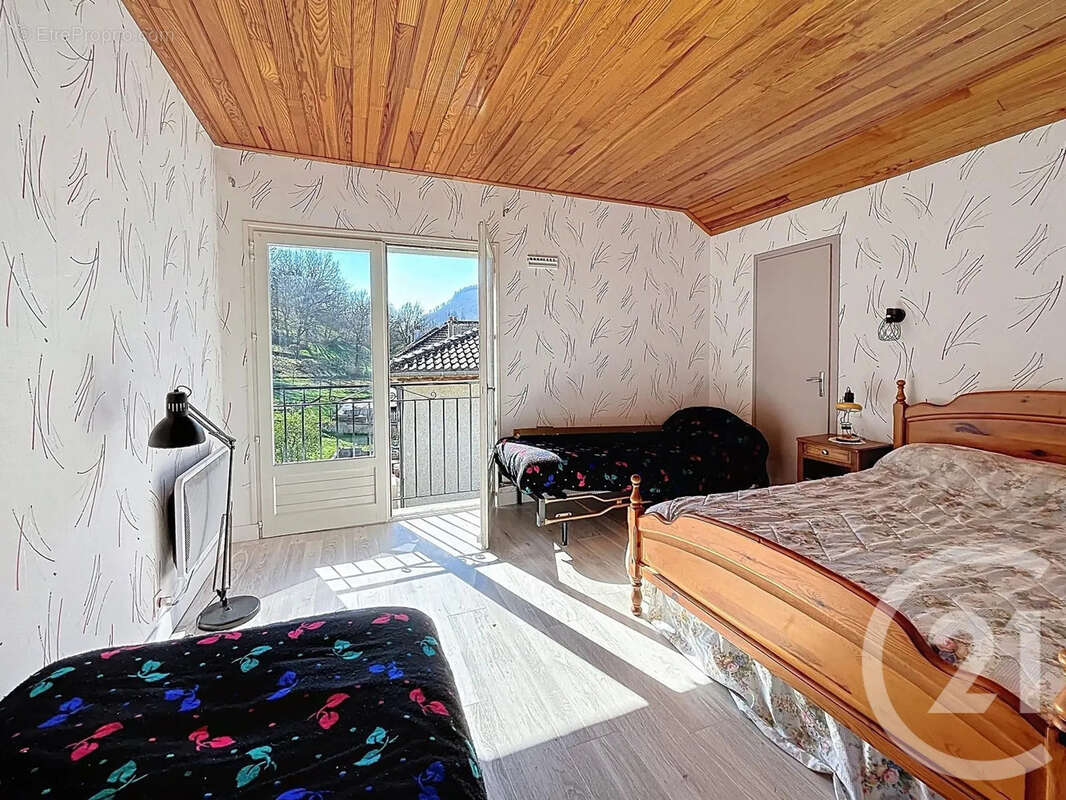 Maison à MASSIAC