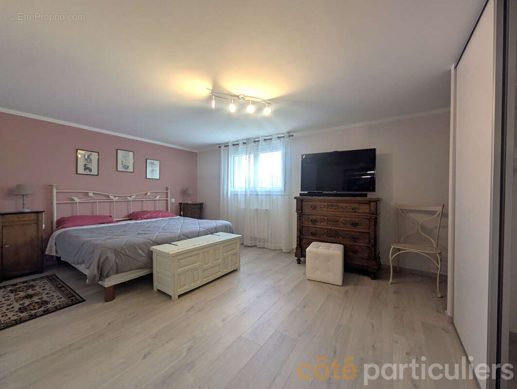 Maison à LUC-LA-PRIMAUBE