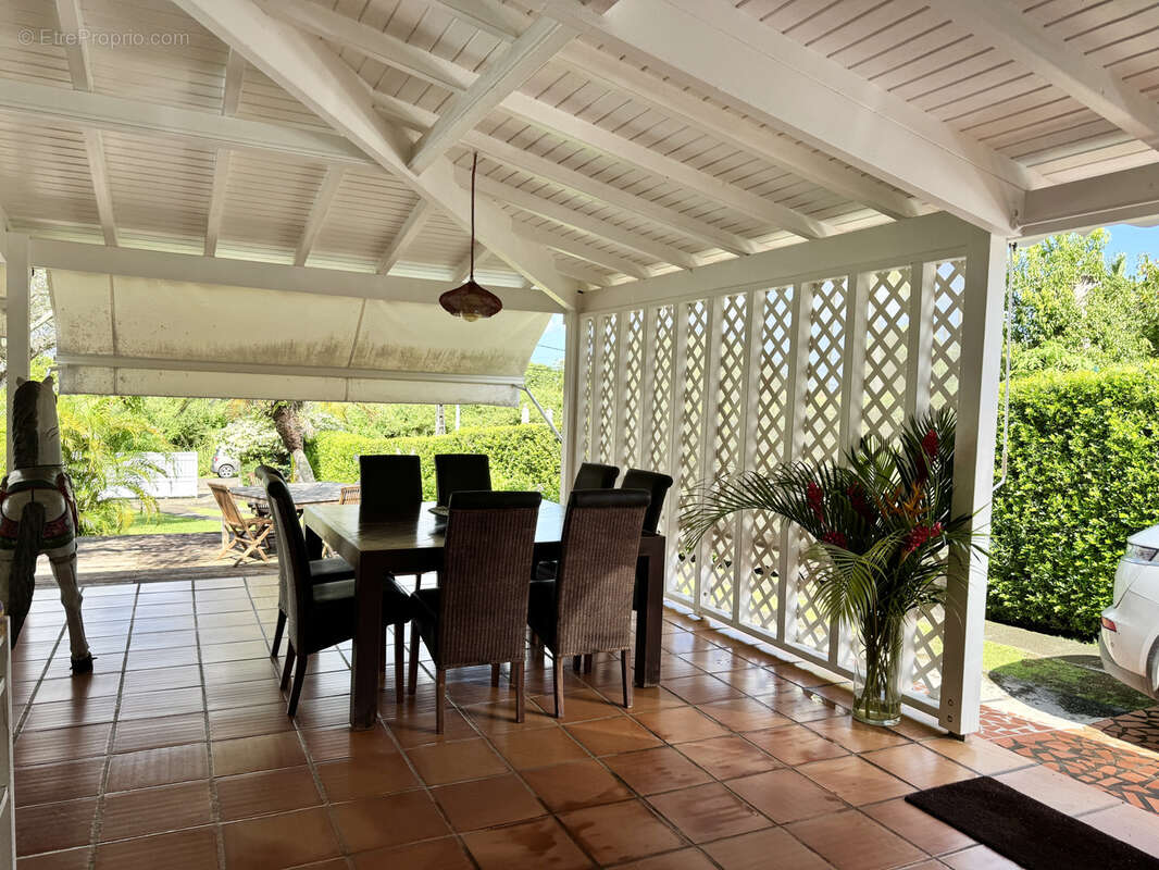 Maison à PETIT-BOURG