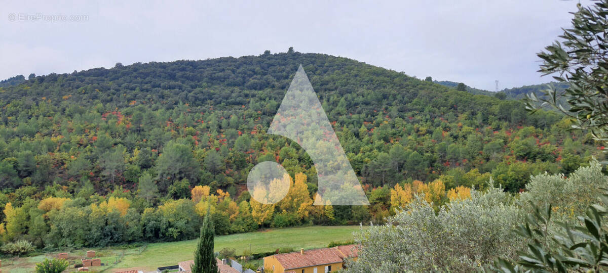 Terrain à CORBIERES