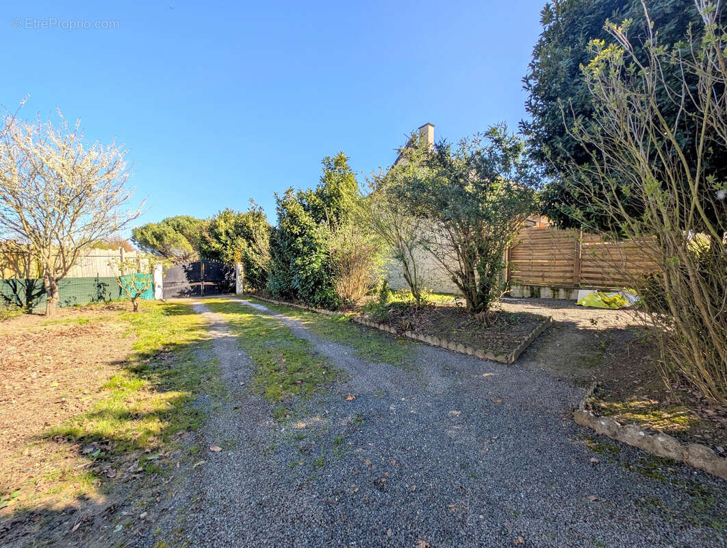 Pavillon sur sous-sol, terrain paysager 1760m2 - photo 17