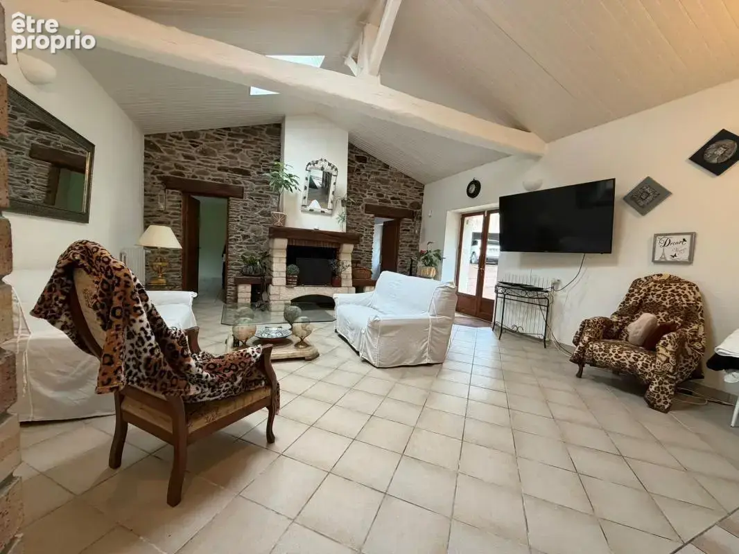 Maison à LA CHAPELLE-BASSE-MER