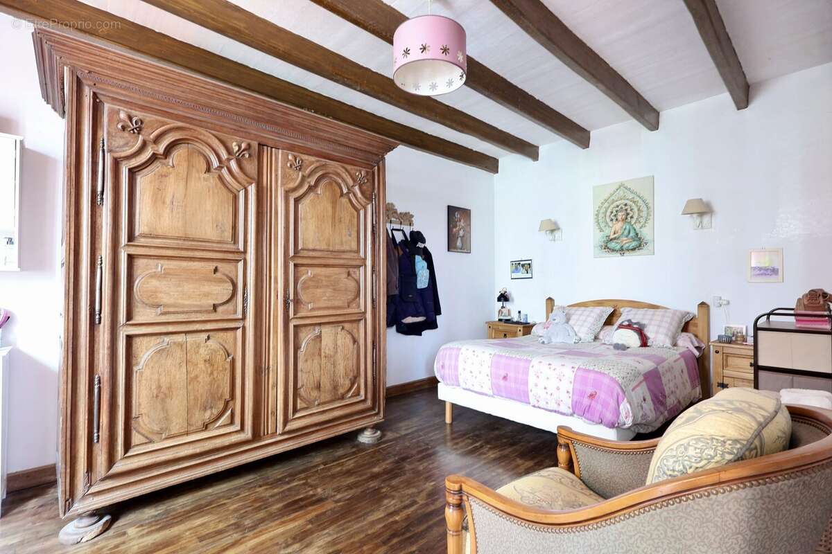 Maison à MAIRE-LEVESCAULT