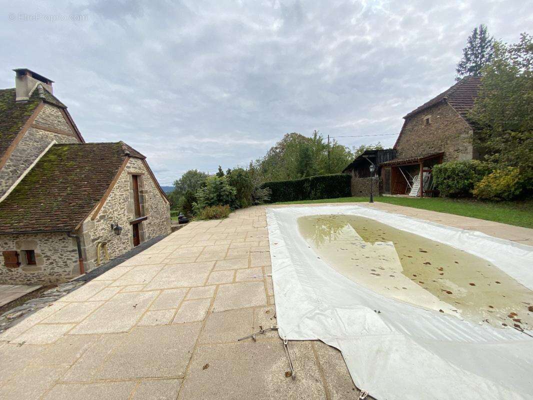 Maison à ESPEYROUX